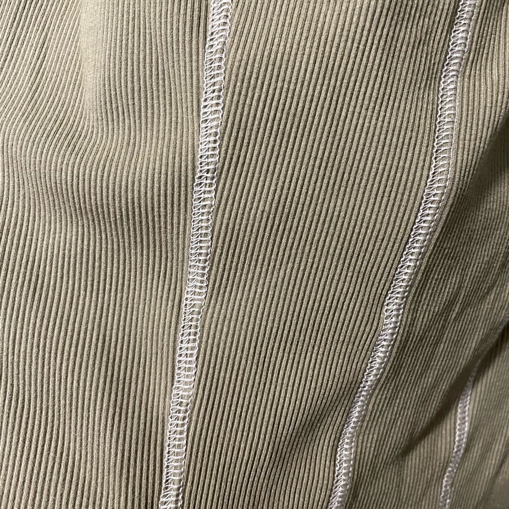 Contour High/Low Tank Top - Picture 5 of 5